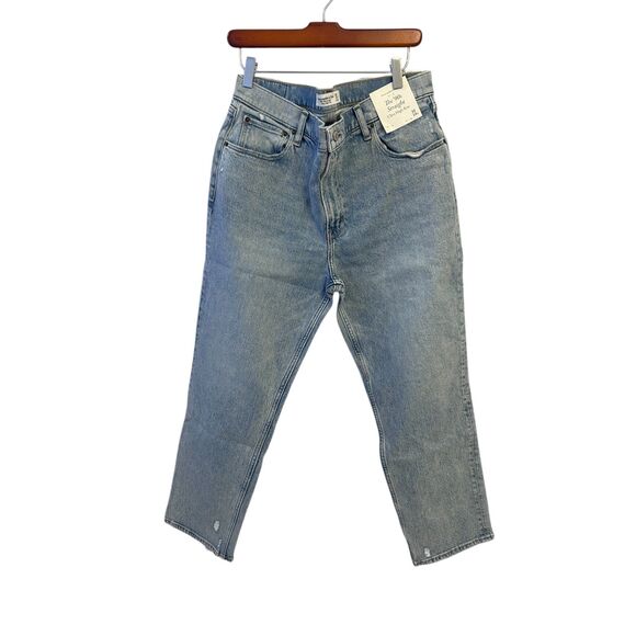 Abercrombie & Fitch Ultra High Rise 90s Straight Jean Size 32 Short Light WASH - Picture 1 of 8